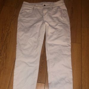White House black market white skinny jeans